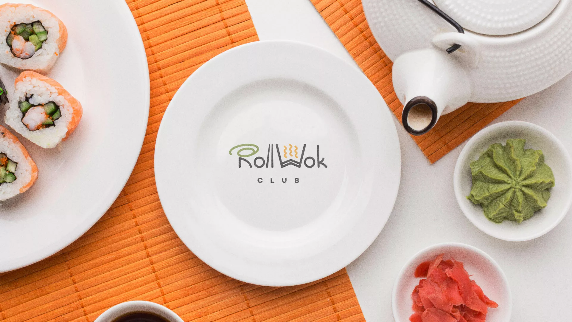 Разработка логотипа и фирменного стиля суши-бара «Roll Wok Club» в Тулуне